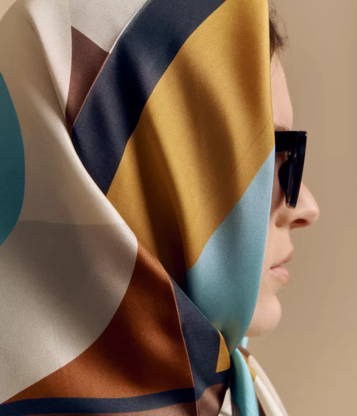 Accessoires>DEVERNOIS Carré imprimé en twill de soie Dessin exclusif vintage Jaune